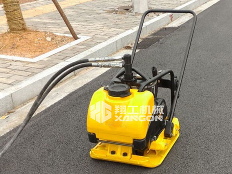 液壓平(ping)闆夯