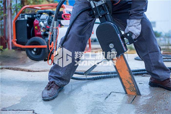 液(ye)壓鍊鋸(ju)