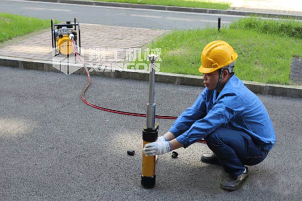 雙(shuang)擊液(ye)壓頂(ding)杆